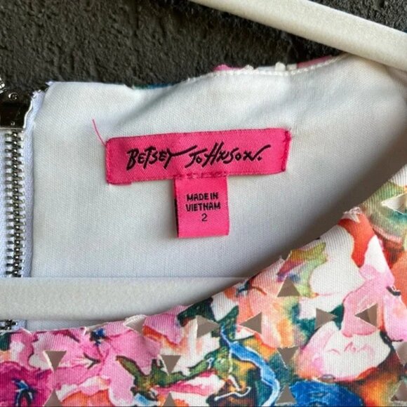 Betsey Johnson Floral Laser Cut Dress Size 2 - Picture 5 of 5